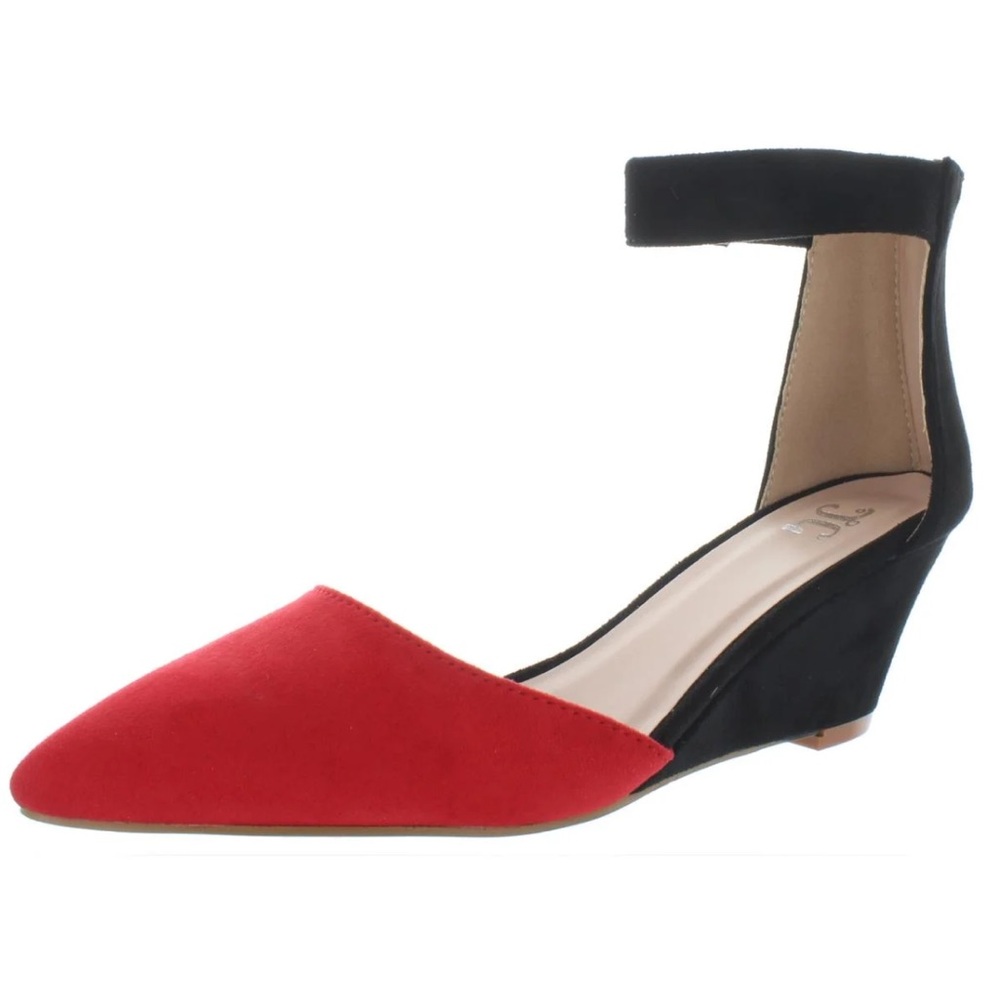 Journee Collection Kova wedge pumps size 6
